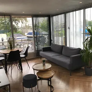 https://quiet-waterloft-near-amsterdam-and-schiphol-ws11.zandvoort-hotels.com